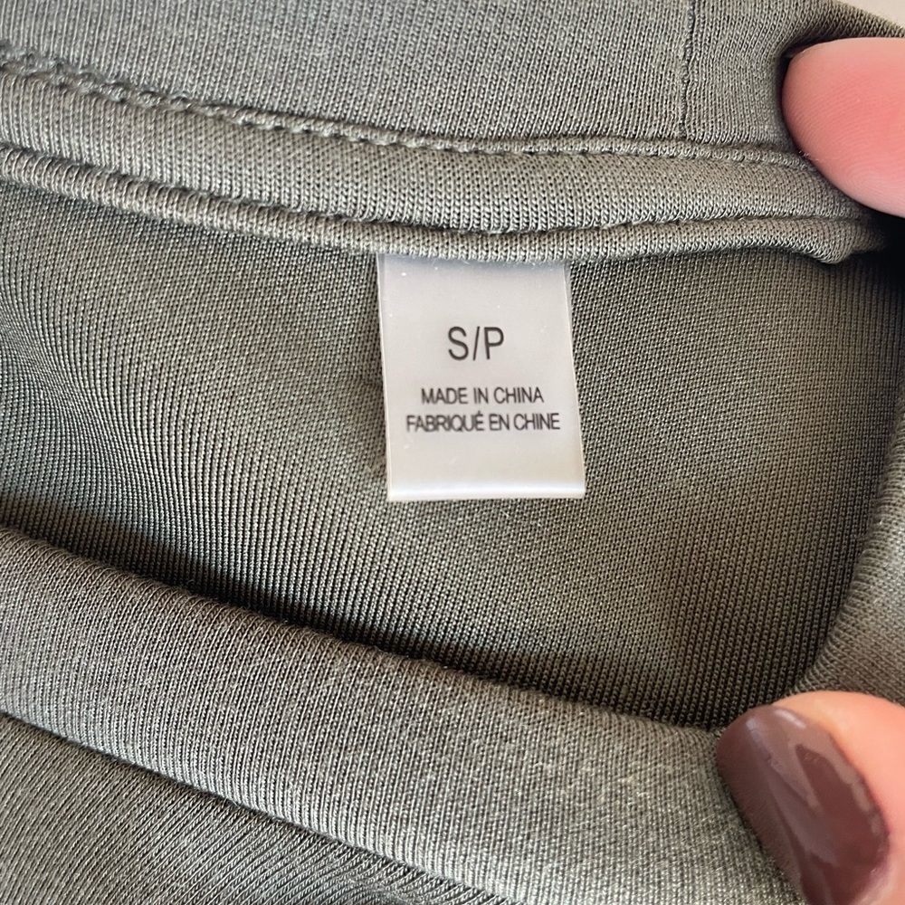 Women's Tahari Short Sleeve T-Shirt - Sz. S - Picture 3 of 3